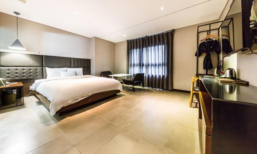 Yeongdeungpo Lifestyle F Hotel Seul Esterno foto