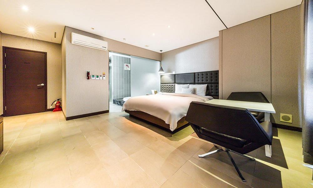 Yeongdeungpo Lifestyle F Hotel Seul Esterno foto