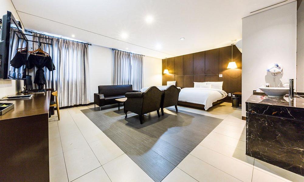 Yeongdeungpo Lifestyle F Hotel Seul Esterno foto