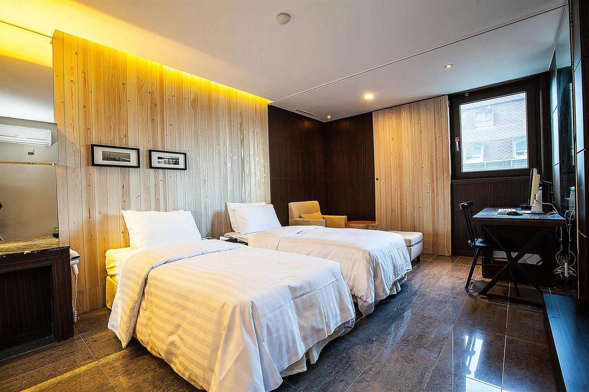 Yeongdeungpo Lifestyle F Hotel Seul Esterno foto
