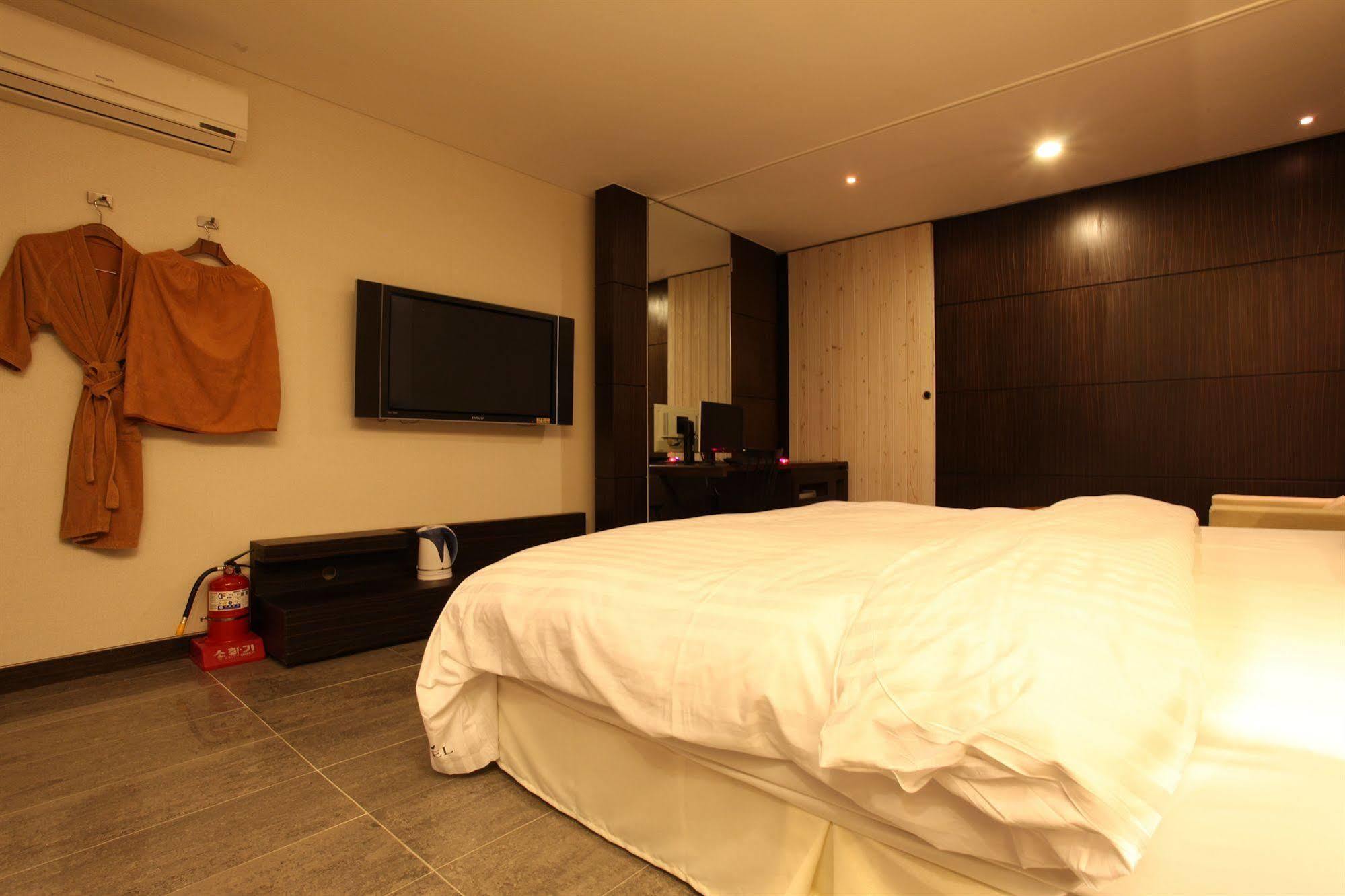 Yeongdeungpo Lifestyle F Hotel Seul Esterno foto