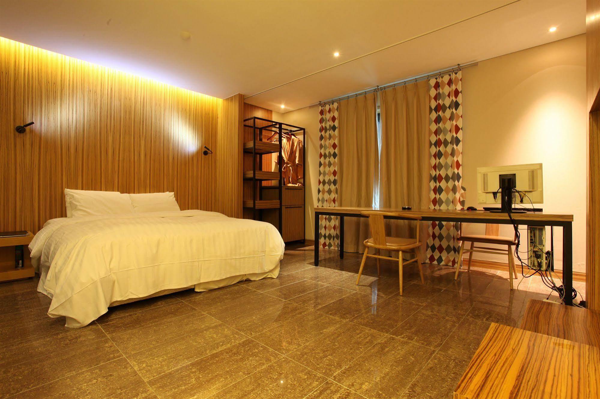 Yeongdeungpo Lifestyle F Hotel Seul Esterno foto