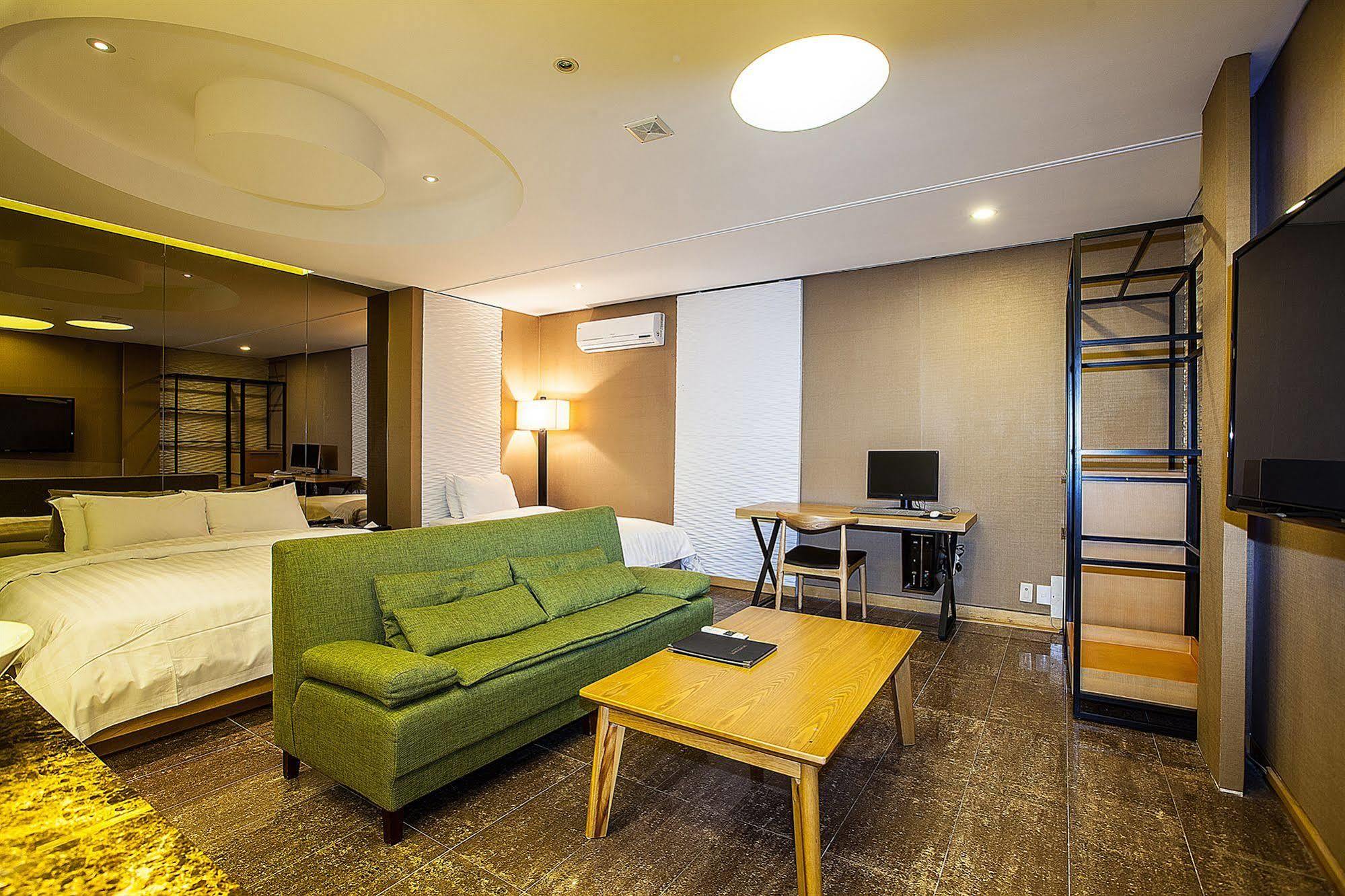 Yeongdeungpo Lifestyle F Hotel Seul Esterno foto